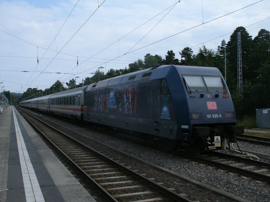 101 025,am 01.August 2013,in Binz.Einen Tag spter fuhr die Lok als IC 2213 nach Stuttgart. 
