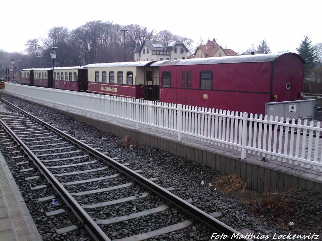 Mecklenburgische Bderbahn  Molli  Personenwagen im BNahnhof Bad Doberan am 13.4.13 