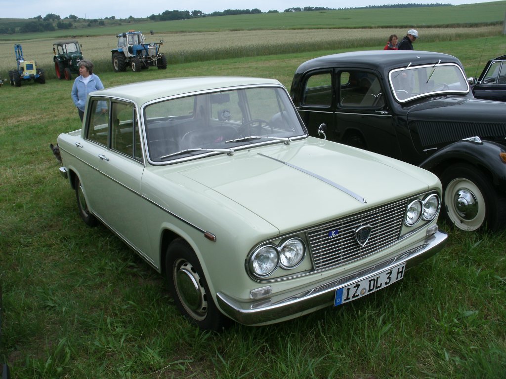 Mittlerweile auch schon zur Kategorie Oldtimer zhlt Dieser Lancia der,am 29.Juni 2013,in Mariendorf zusehen war.