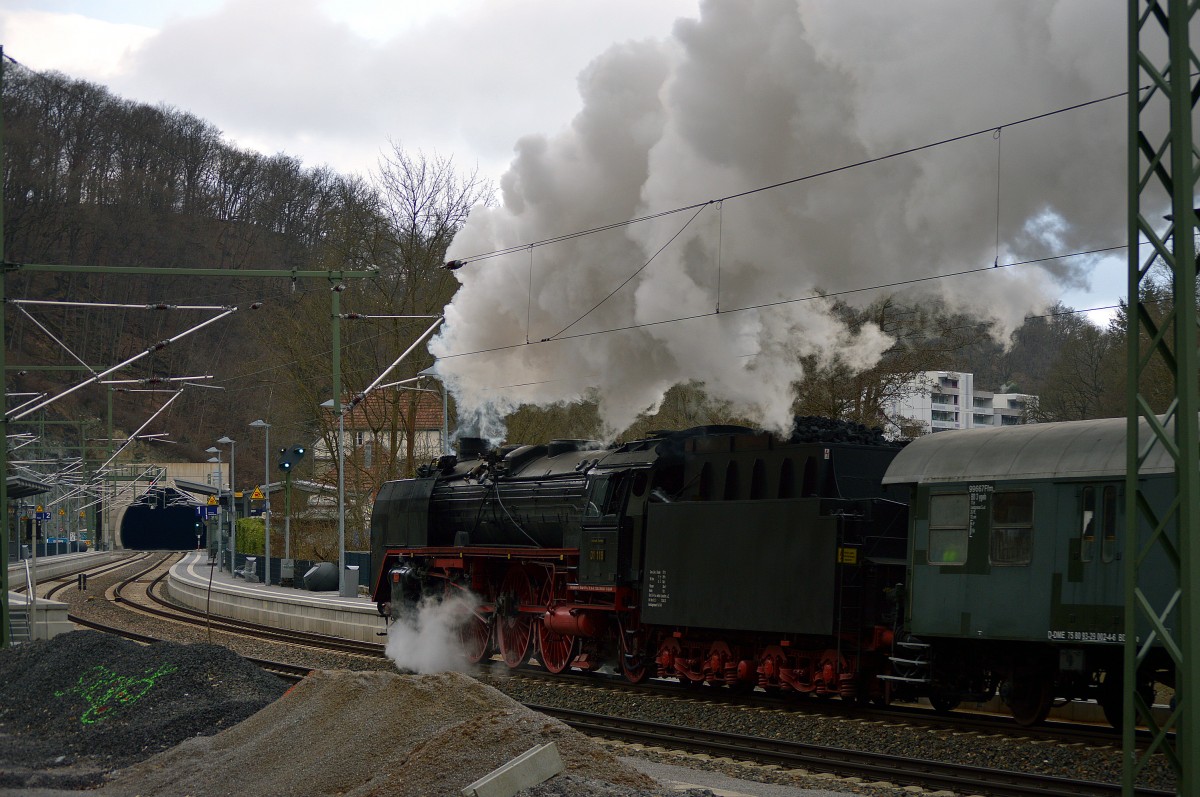 01 118 der Historischen Eisenbahn Frankfurt am 22.03.2015 vor Eppstein mit dem Westerwald Express.