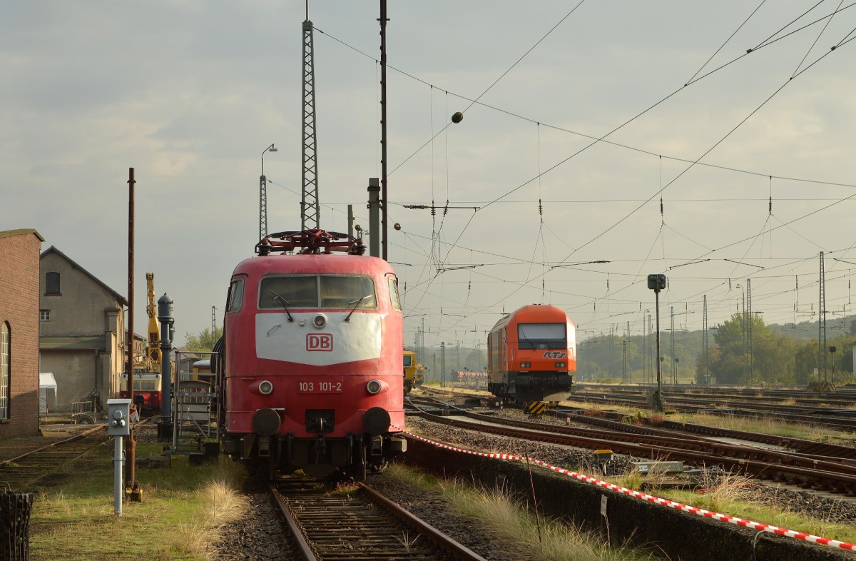 103 101-2 und eine ER 20 von RTS in Darmstadt-Kranichstein am 20.09.2015