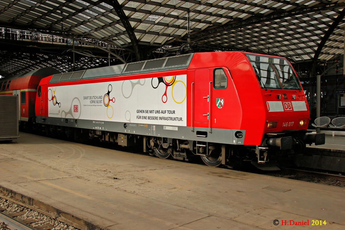 146 017 mit dem RE5 am 15.04.2014 in Köln Hbf.
