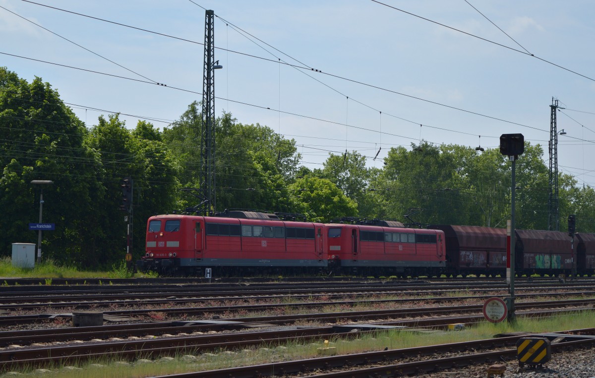 151 002-3 und 151 035-3 bei der Durchfahrt durch Darmstadt Kranichstein am 17.05.2015