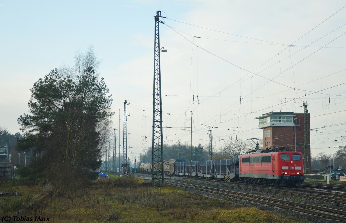 151 169-0 durchfuhr am 16.01 2016 den Bahnhof Darmstadt-Kranichstein mit einem Güterzug.