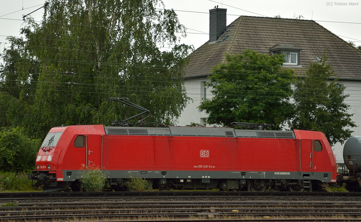 185 249 bei der Durchfahrt durch Darmstadt-Kranichstein am 02.07.2016