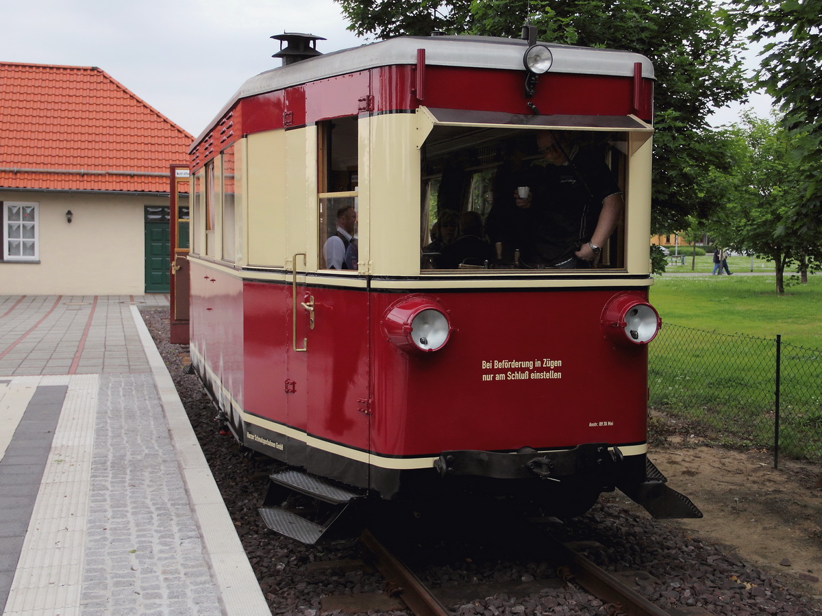 187 001-3 steht am 24. Mai 2014 zur Rückfahrt nach Gernrode auf Gleis 30 des Bahnhof Wernigerode bereit. 