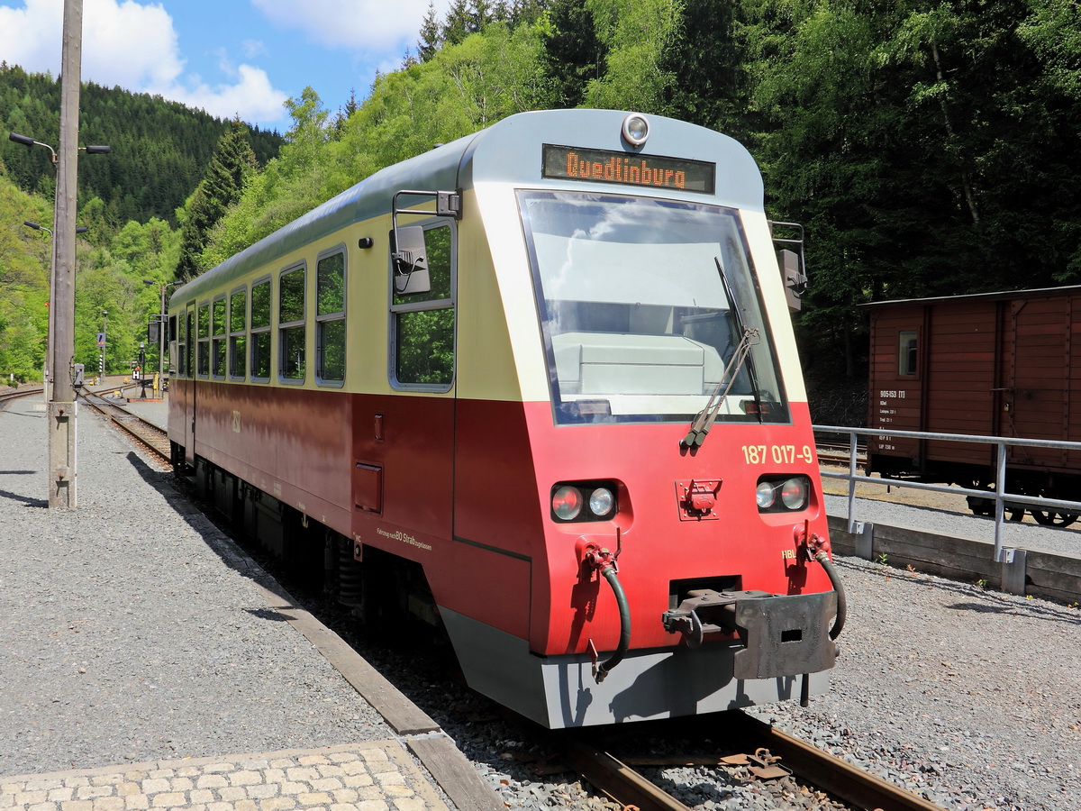 187 019-5 im Bahnhof Eisfelder Talmühle am 20. Mai 2017.