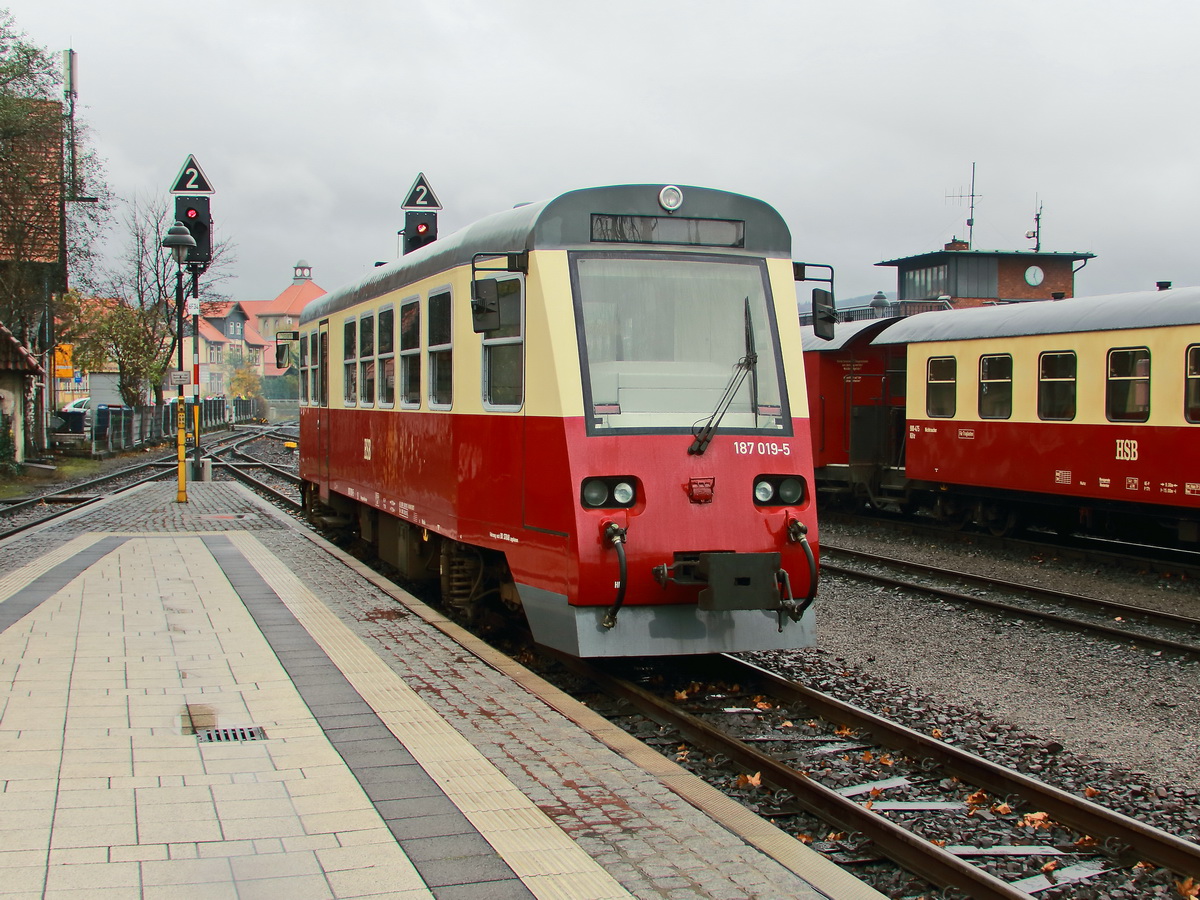 187 019-5 im Bahnhof Wernigerode am 05. November 2017.