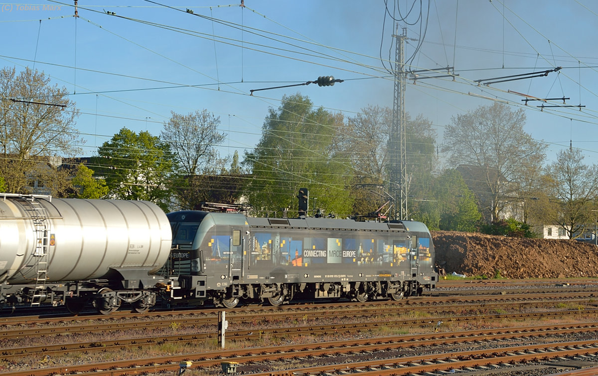 193 875-2 bei der Durchfahrt durch Darmstadt-Kranichstein am 04.05.2016