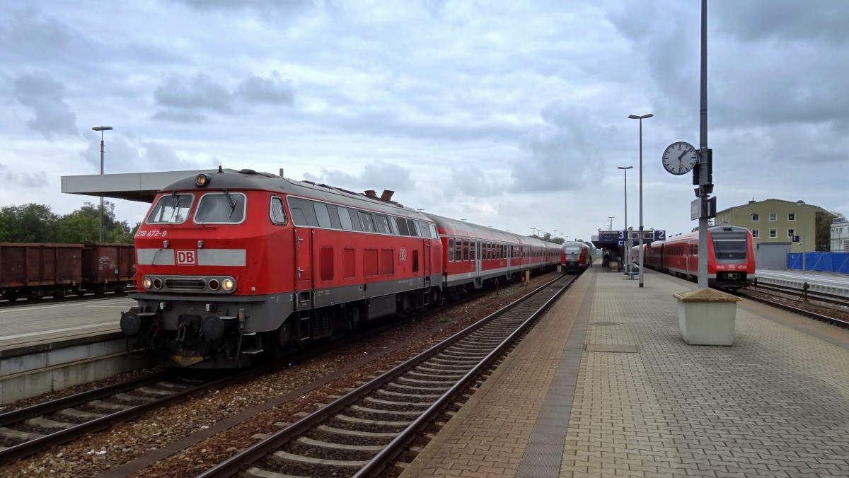 218-472 macht mit einem RE nach Memmingen in Buchloe Station.
Aufgenommen im September 2014.