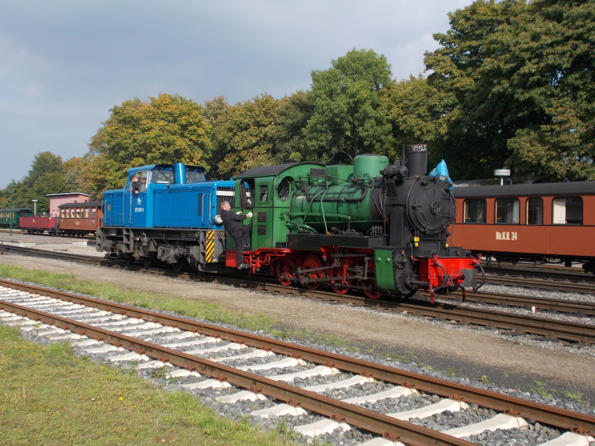 251 901 unterwegs,am 29.September 2014,in Putbus um die Mh52 in den Schuppen zuschieben.