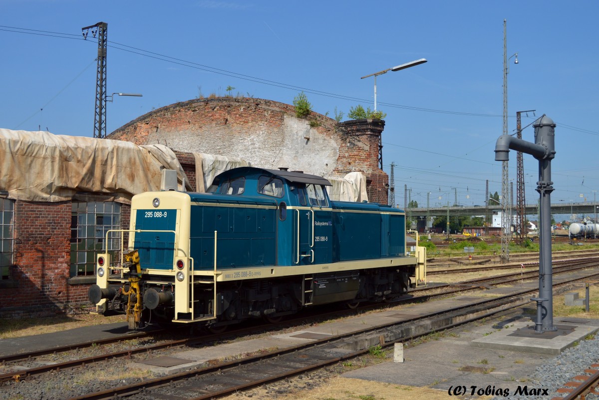 295 088-9 von Railsystems zugast beim Lokschuppen-Fest in Hanau am 14.06.2015