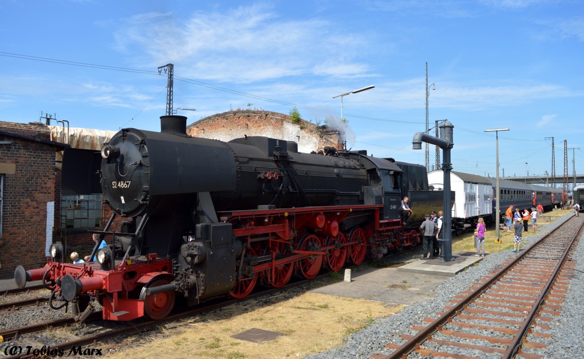 52 4867 (HEF) mit ihrem Zug im BW Hanau beim Lokschuppen-Fest in Hanau am 14.06.2015