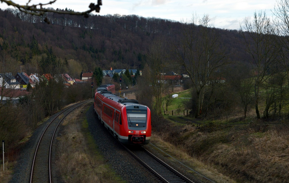 612 674 und 612 xxx haben am 10.1.2015 den Bahnhof Gräfenroda hinter sich gelassen und erklimmen den Rennsteig.Ihr Ziel ist Würzburg HBF