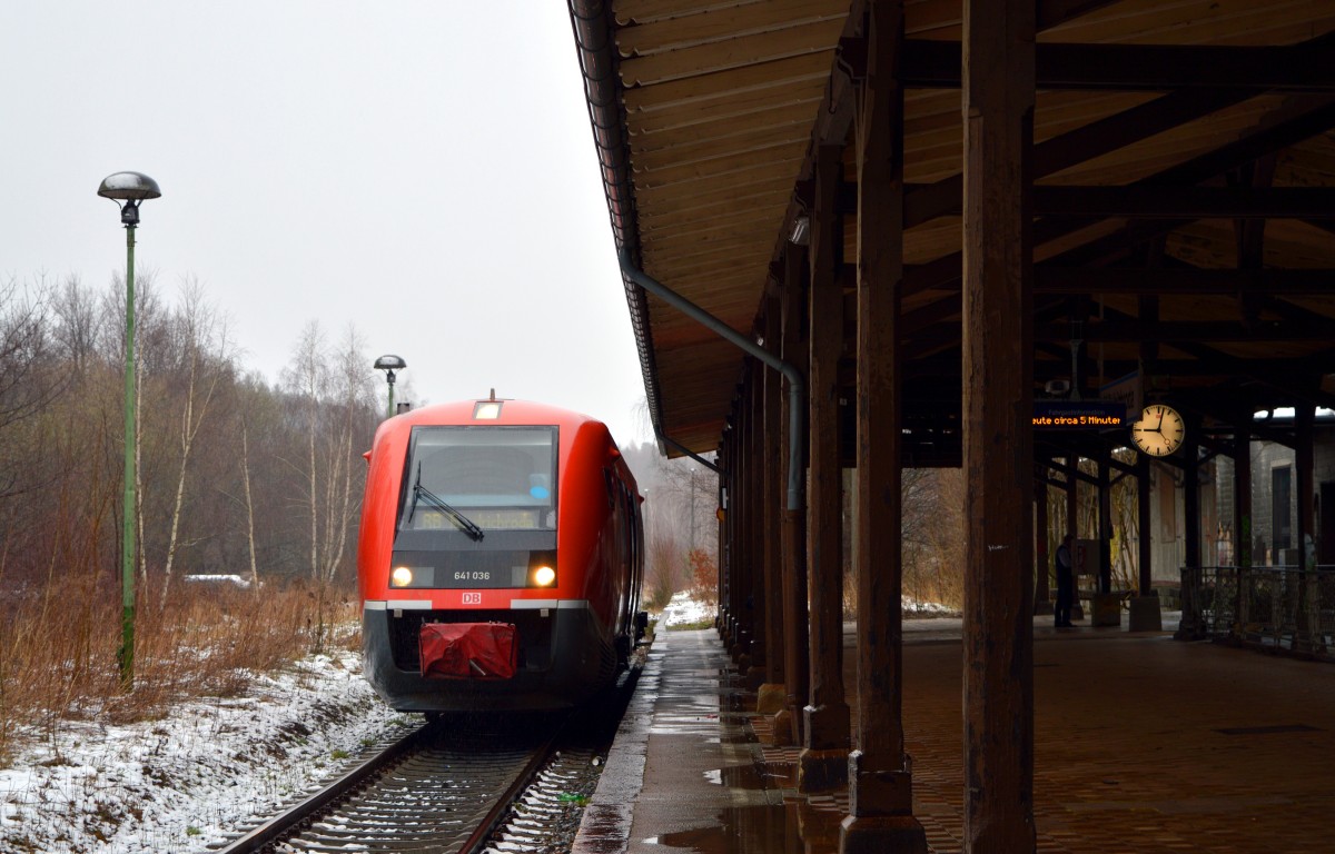 641 036 beim Halt in Friedrichroda am 02.04.2015