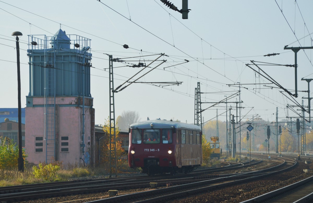 772 345 des Erfurter Bahnservice bei der Einfahrt in Gotha am 31.10.2015