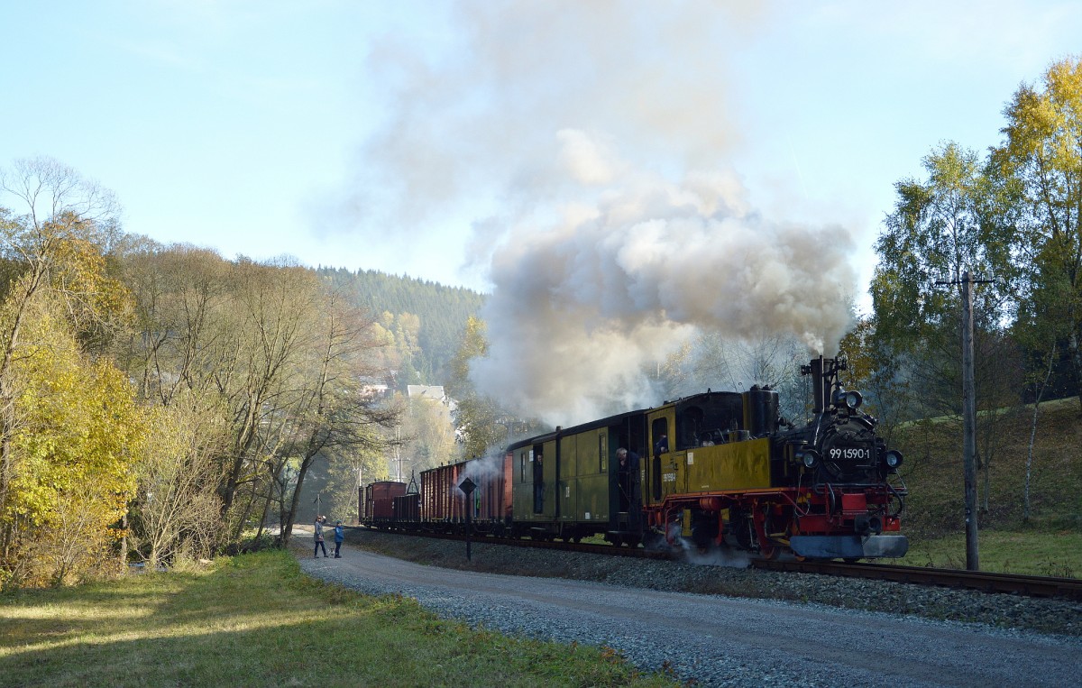 99 1590-1 kurz hinter Schmalzgrube am 24.10.2015