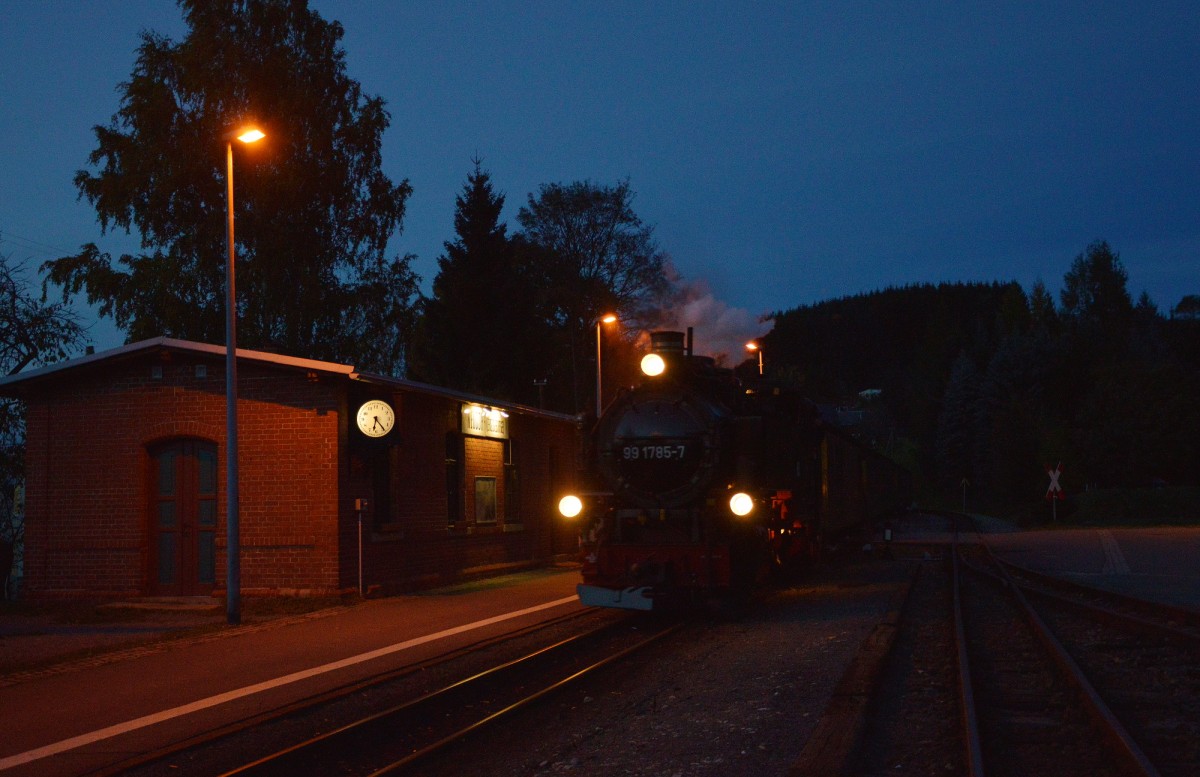 99 1772-5 bei der Einfahrt mit P 1011 in Neudorf am 24.10.2015