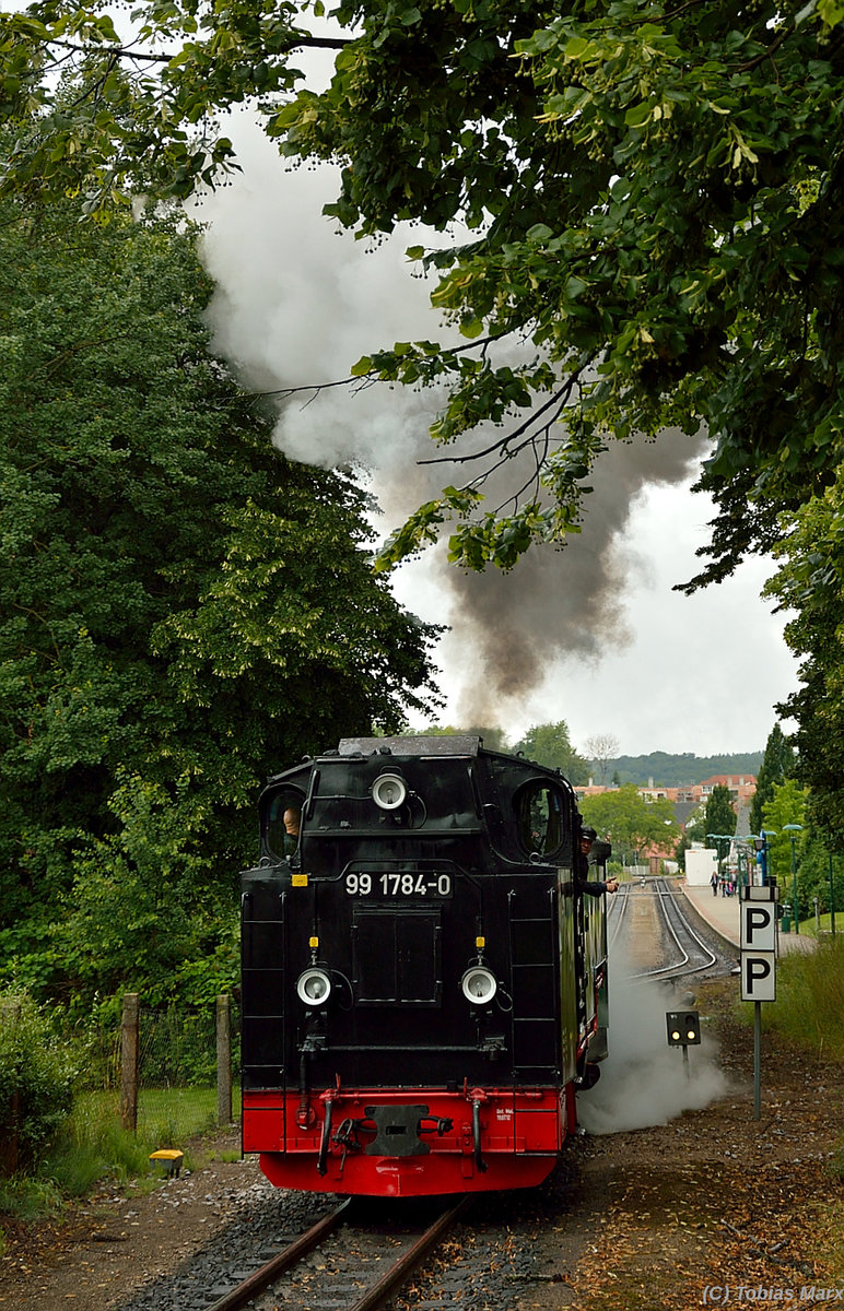 99 1784-0 bei der Ausfahrt mit P 223 aus Binz am 18.07.2016.