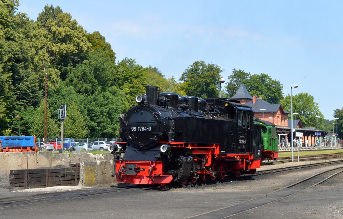 99 1784-0 rangiert vom Kohlegleis zum Wasserkran im BW Putbus am 07.08.2015