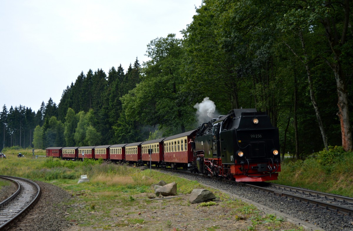 99 236 bei der Einfahrt mit N 8940 in Drei-Annen-Hohne am 12.08.2015