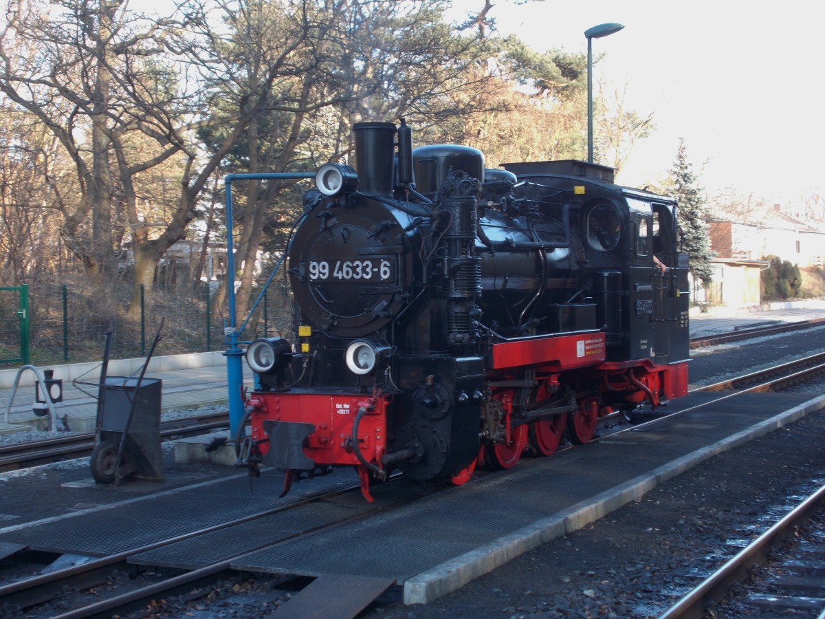 99 4633 an der Göhrener Wasserstation am 08.März 2015.