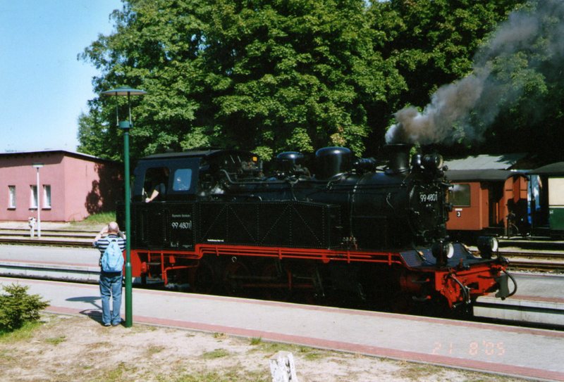 99 4801 am 21.August.2005 im Bahnhof Putbus
