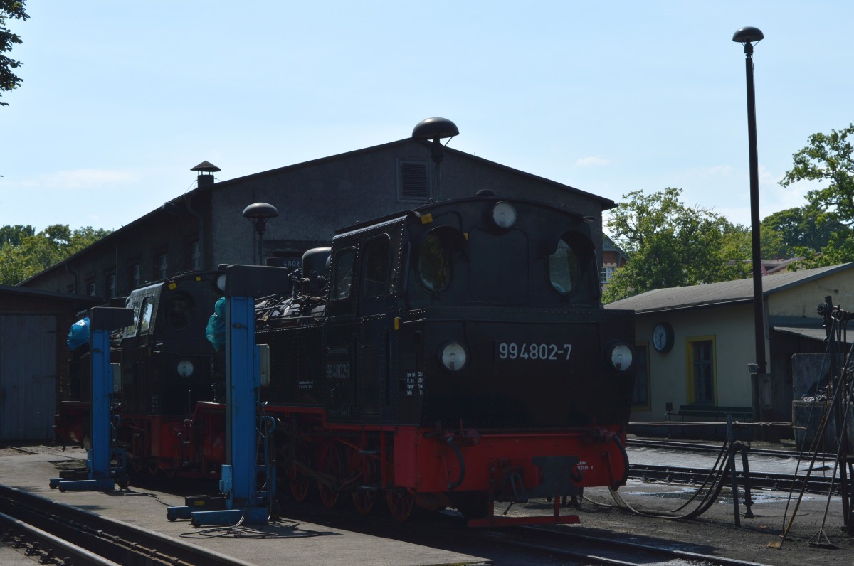 99 4802-7 und 99 4801-9 waren am 02.08.2015 im BW Putbus abgestellt.
