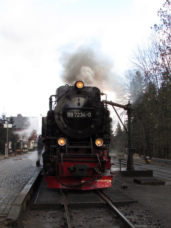 99 7234-0 am Wasserkran im Bahnhof Drei Annen Hohne am 10.Jan.2014