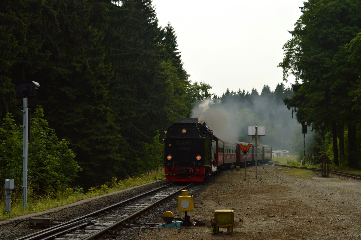 99 7234-0 bei der Einfahrt mit N 8929 in Drei-Annen-Hohne am 12.08.2015