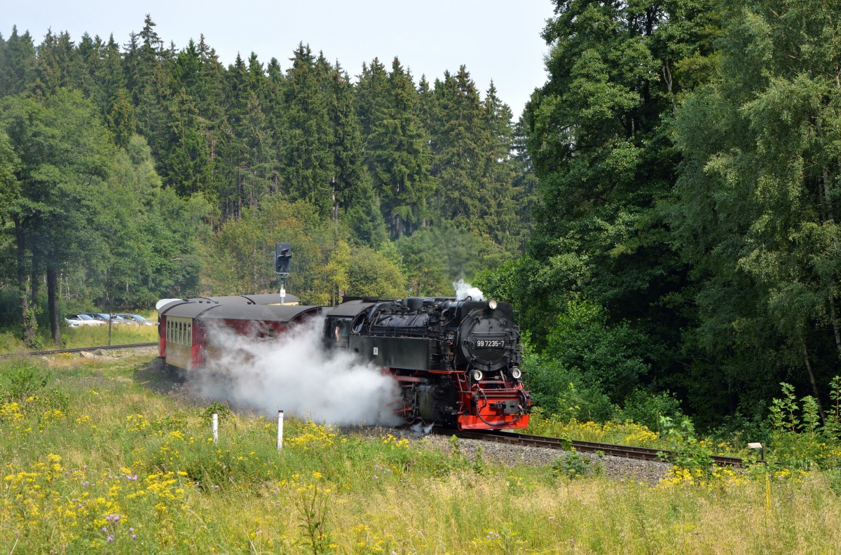 99 7235-7 bei der Ausfahrt aus Drei-Annen-Hohne mit N 8903 am 12.08.2015