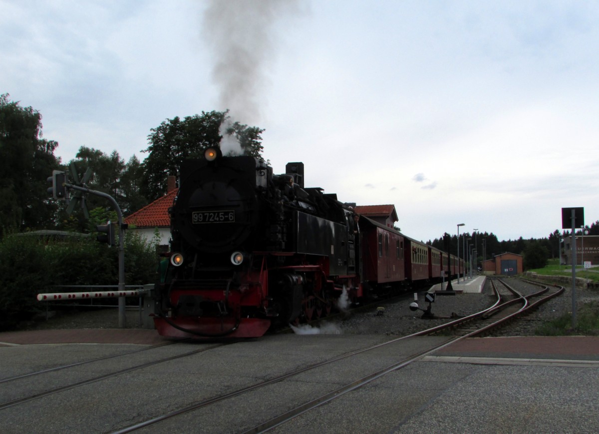 99 7245-6 bei der Ausfahrt aus Benneckenstein mit P 8929 am 13.08.2014