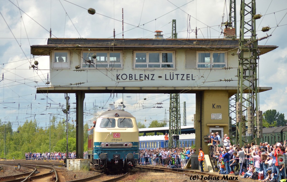 Als nächste Lok wurde dann 217 014 zur Parade beim Sommerfest in Koblenz am 13.06.2015 geschoben.