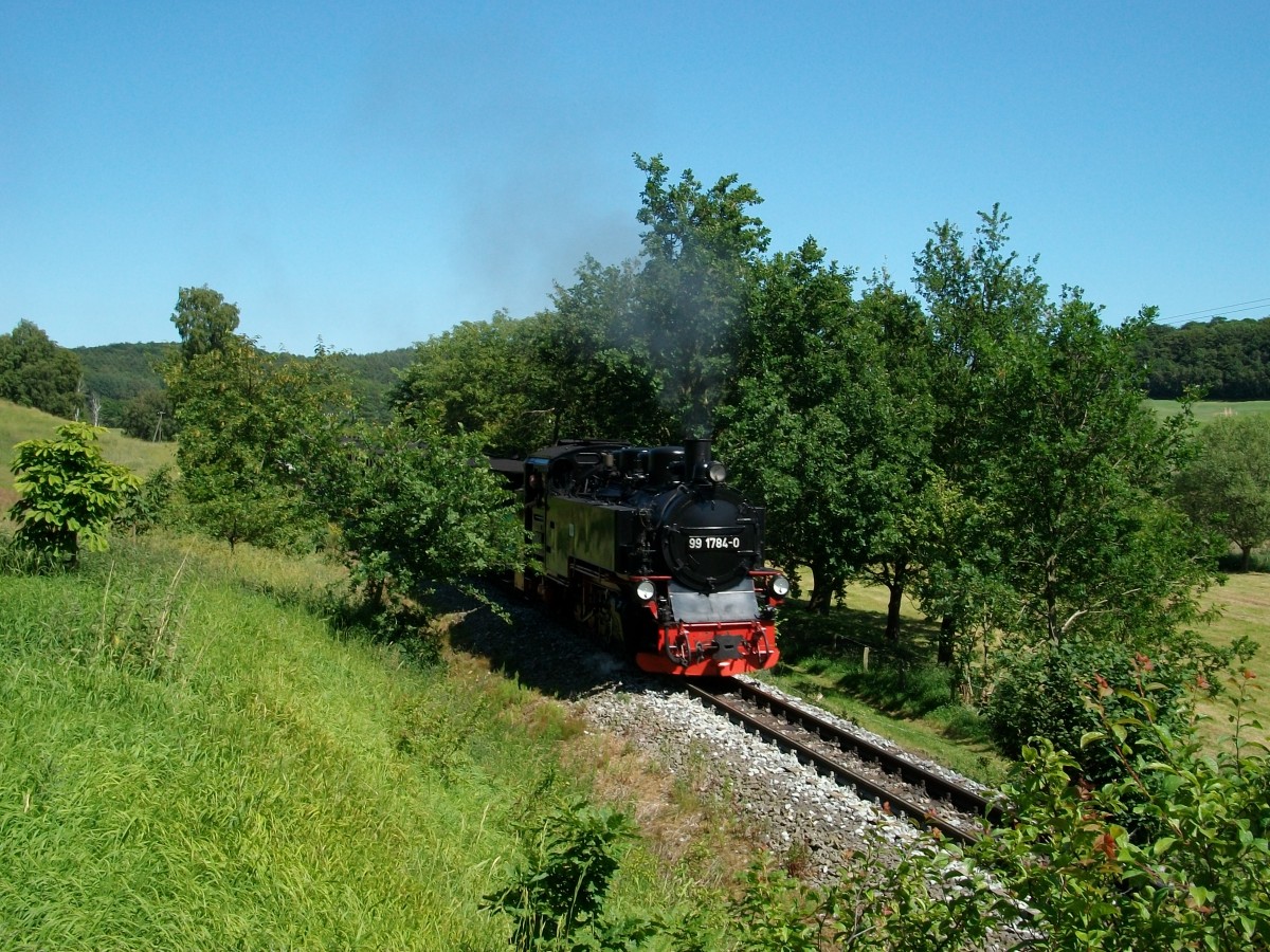 Am 01.Juli 2010 dampfte 99 1784 mit ihren Zug aus Ghren bei Nistelitz nach Putbus.