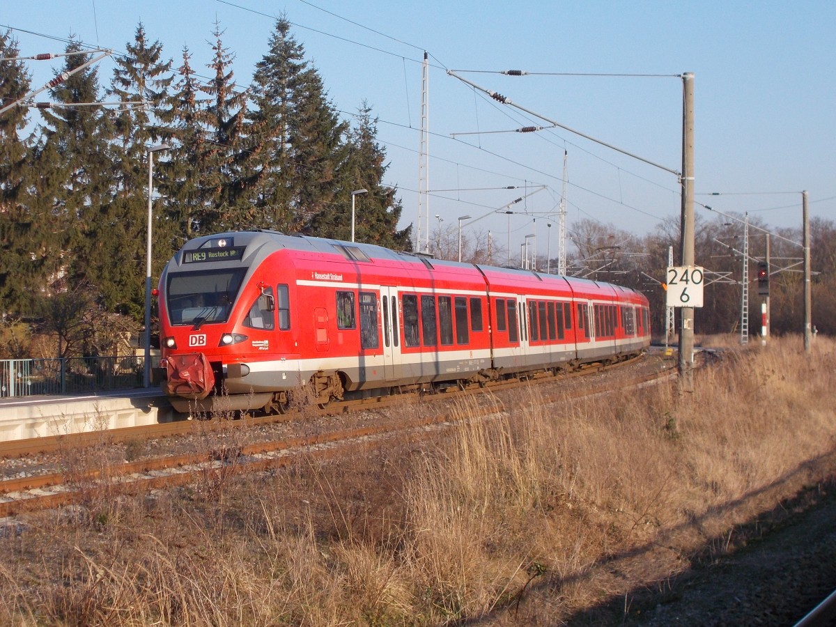 Am 04.Januar 2016 herrschte noch kein Winter als 429 028 in den Bahnhof Samtens einfuhr.