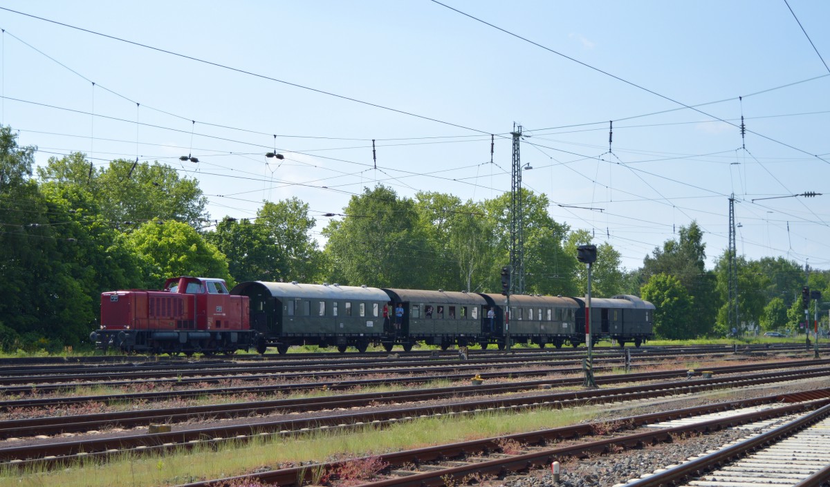 Ausfahrt des ersten Dieburg-Pendels am 14.05.2015. Gezogen wurde der Zug von der V122.