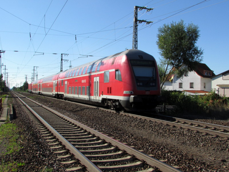 Ausfahrt von RB 15724 aus Weiterstadt am 05.Sept.2013