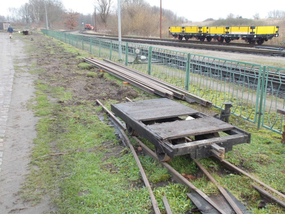 Bei der Putbuser Feldbahn wurden die Gleise erneuert.Aufgenommen am 08.Dezember 2014.