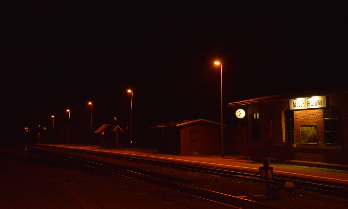 Blick auf den Bahnhof Neudorf am Abend des 25.10.2015