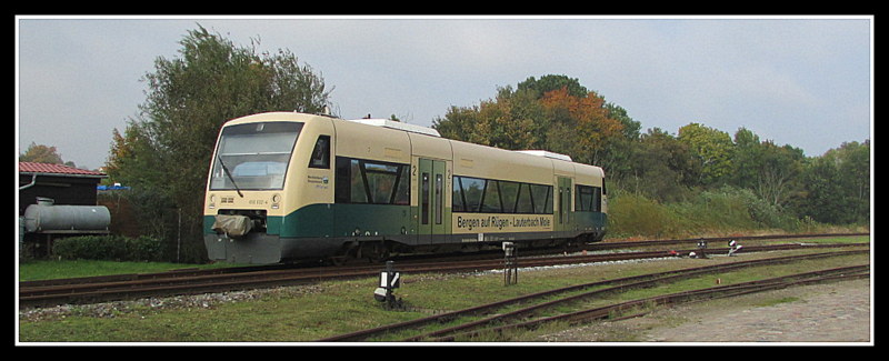 Der 650 032 bei der Ausfahrt aus Putbus am 11.Okt.2013