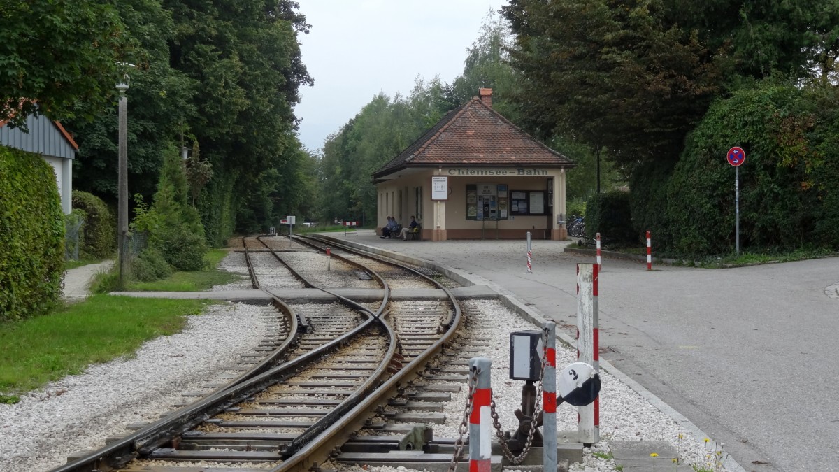 Der Bahnhof Prien Chiemseebahnhof.
Aufgenommen im September 2014.