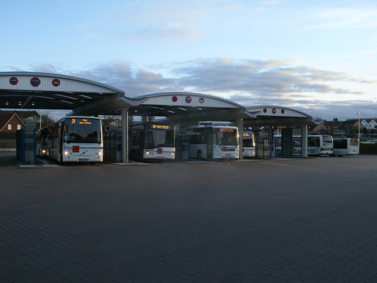 Der Busbahnhof in Bergen/Rgen am 11.November 2013.