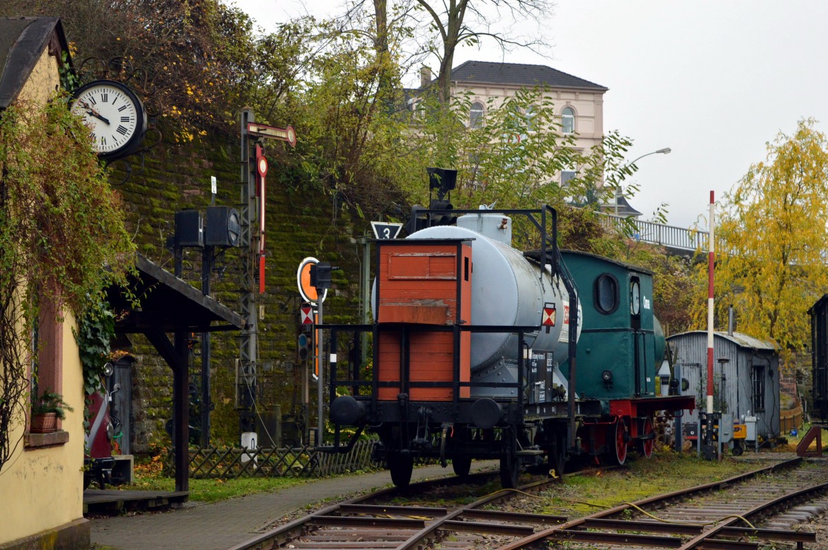 Die Dampfspeicherlok  Oma  im Eisenbahnmuseum Neustadt am 30.11.2014