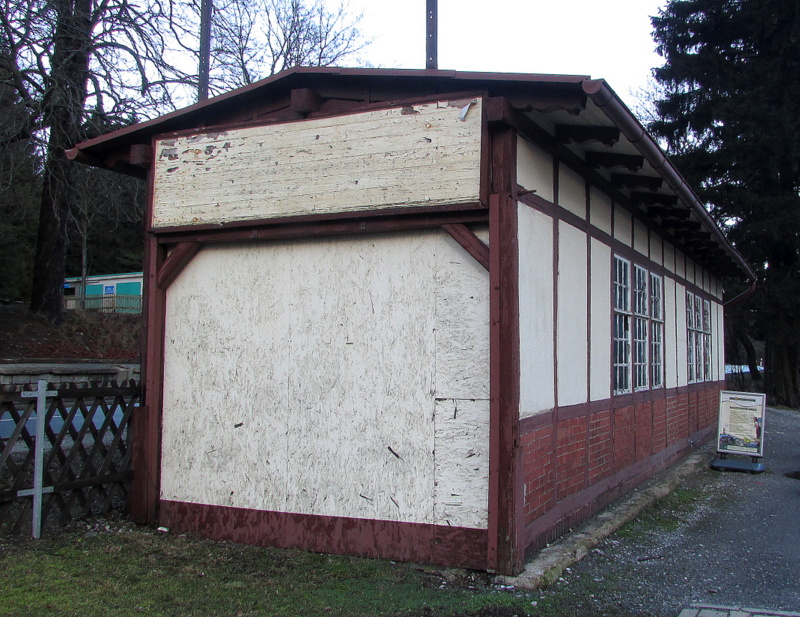 Die ehemalige Unterführung vom Schmalspurbahnhof zum Normalspurbahnhof Drei Annen Hohne am 10.Jan.2014