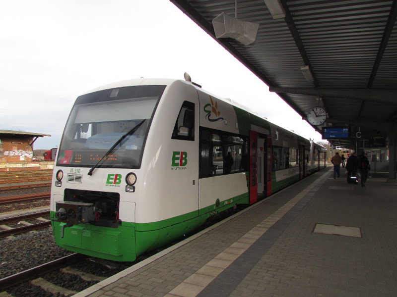 Ein 650er der Erfurter Bahn im Bahnhof Arnstadt am 08.Feb.2014