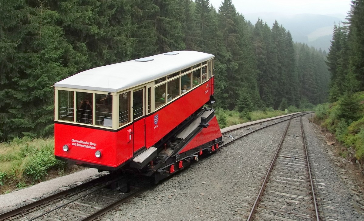 Ein Waggon der Standseilbahn der Oberweißbacher Bergbahn.
Aufgenommen im August 2015.