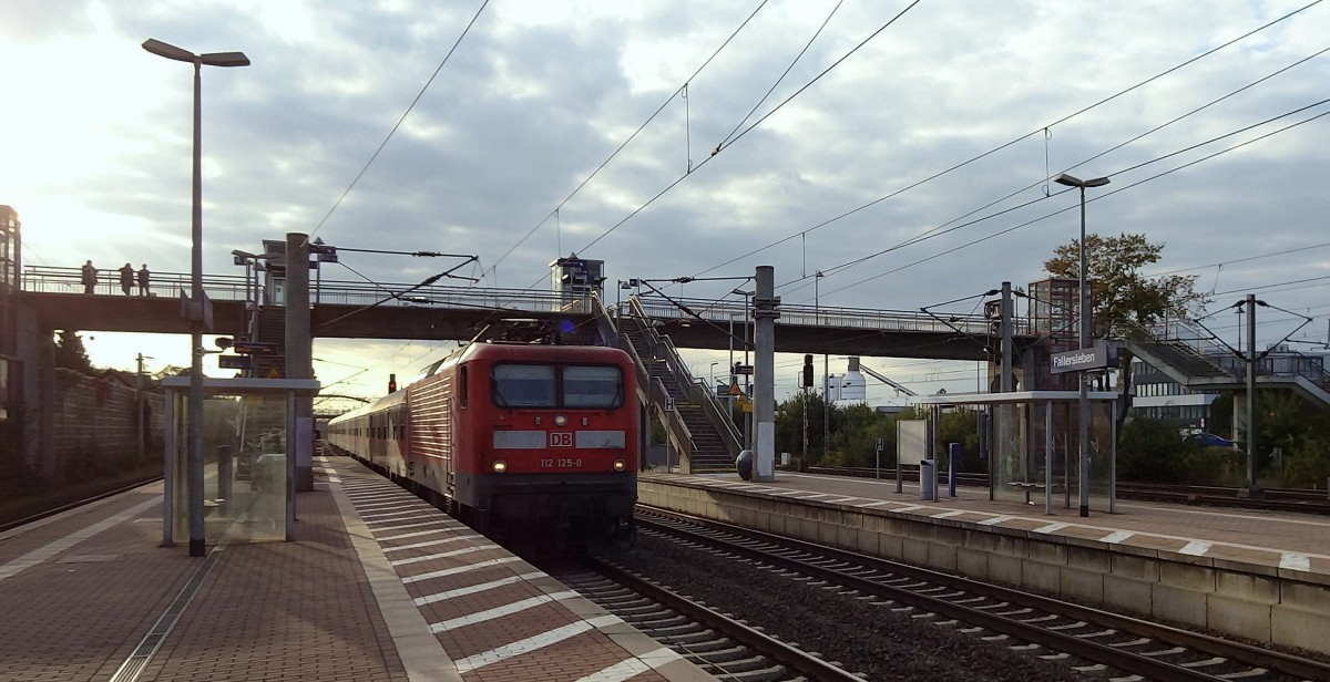 Einfahrt von 112-125 in den Bahnhof von Fallersleben.
