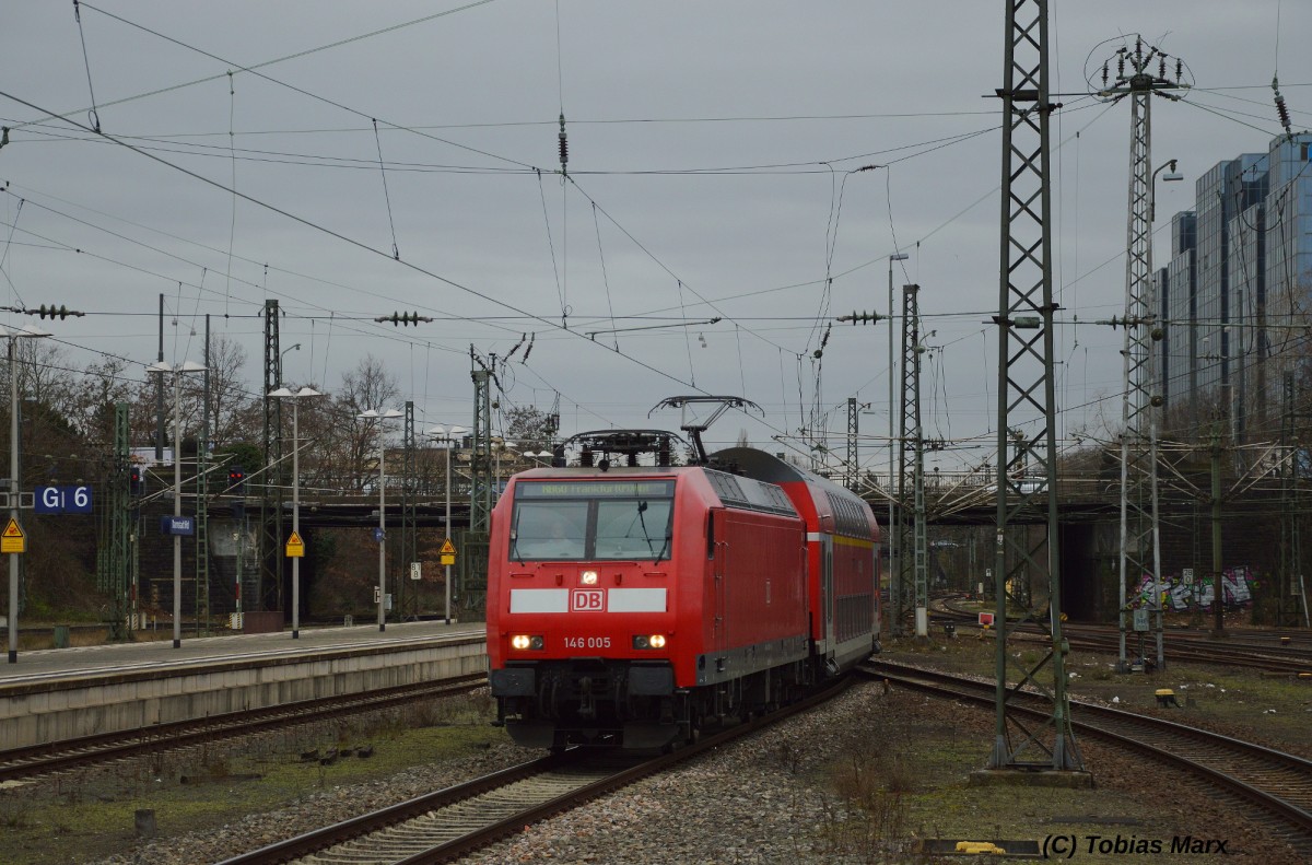 Einfahrt von 146 005 mit RB60 nach Frankfurt Hbf am 30.01.2016 in Darmstadt Hbf.