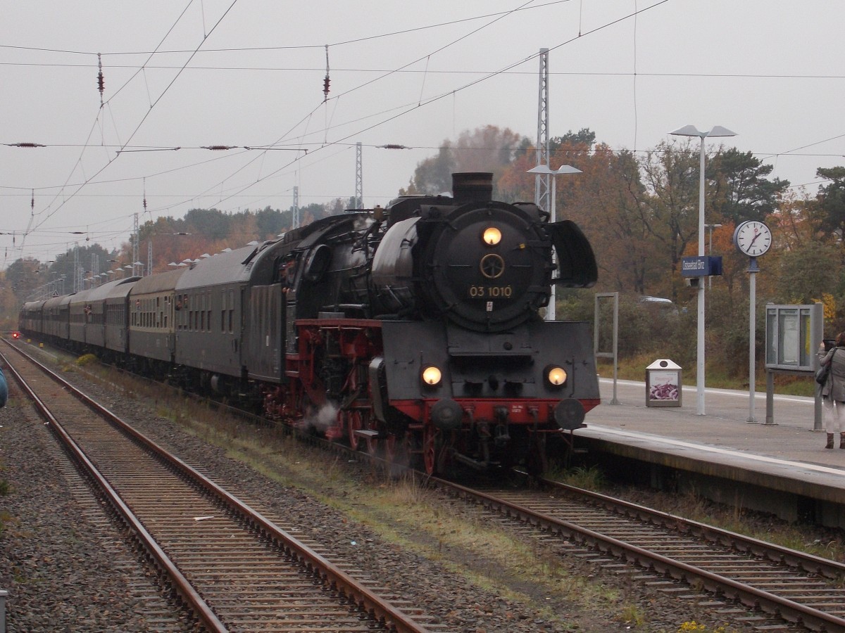 Einfahrt in Binz mit dem DPE 20345 aus Leipzig kam 03 1010,am 07.November 2015,an.