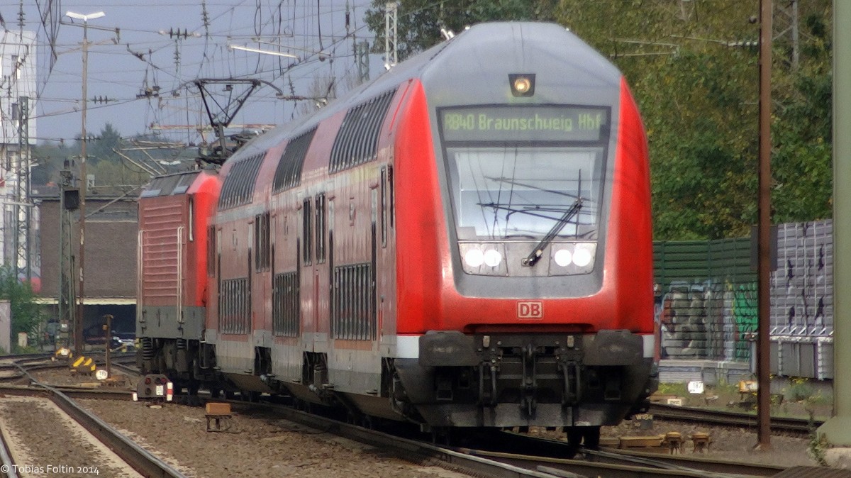 Einfahrt der RB aus Burg(b. Magdeburg) in den Hauptbahnhof von Braunschweig.
Aufgenommen im September 2014.